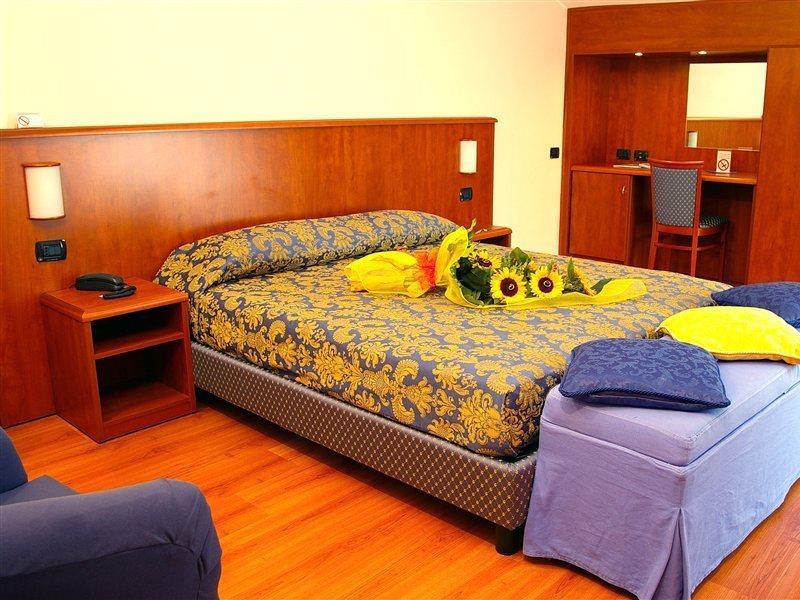 Hotel Postumia Dossobuono Εξωτερικό φωτογραφία